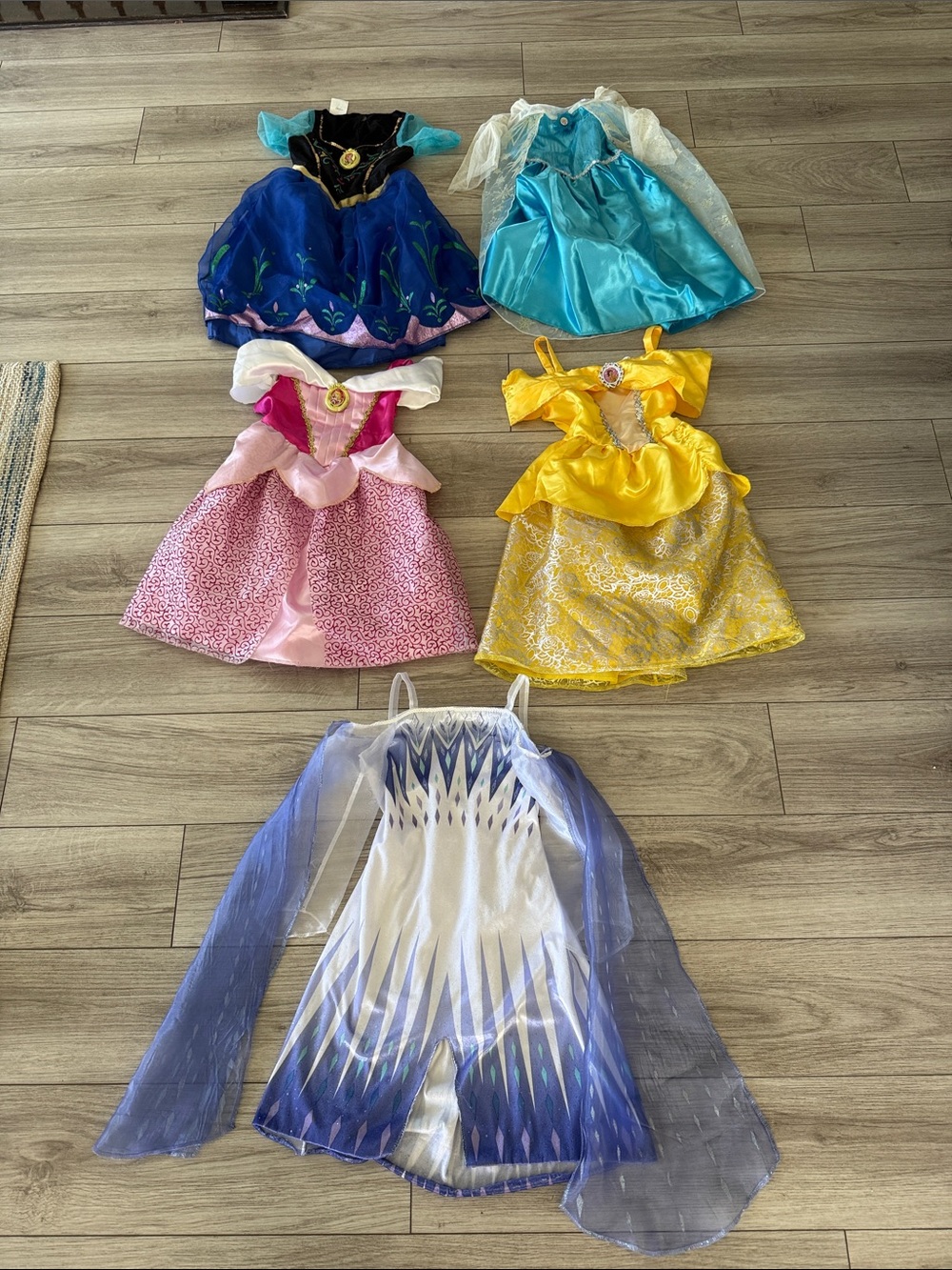 Disney Princess Dress up Costume/halloween Bundle of 5 dresses size 4-6x